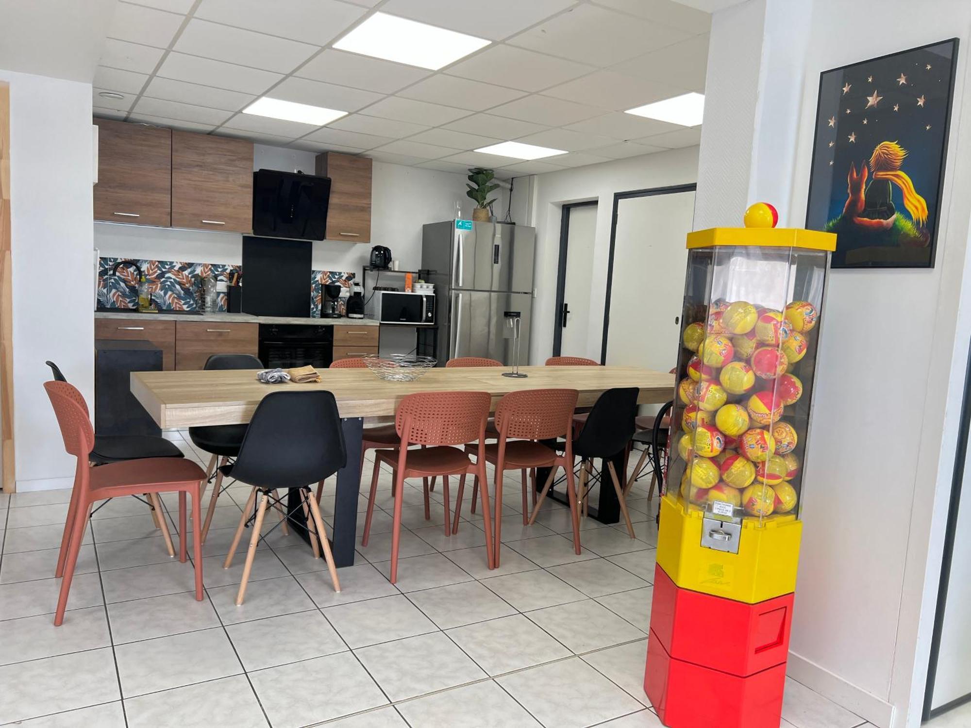 Le Grand Penon ~ Logement Spacieux A 6 Min Du Parc Saint-Georges-les-Baillargeaux Exteriér fotografie